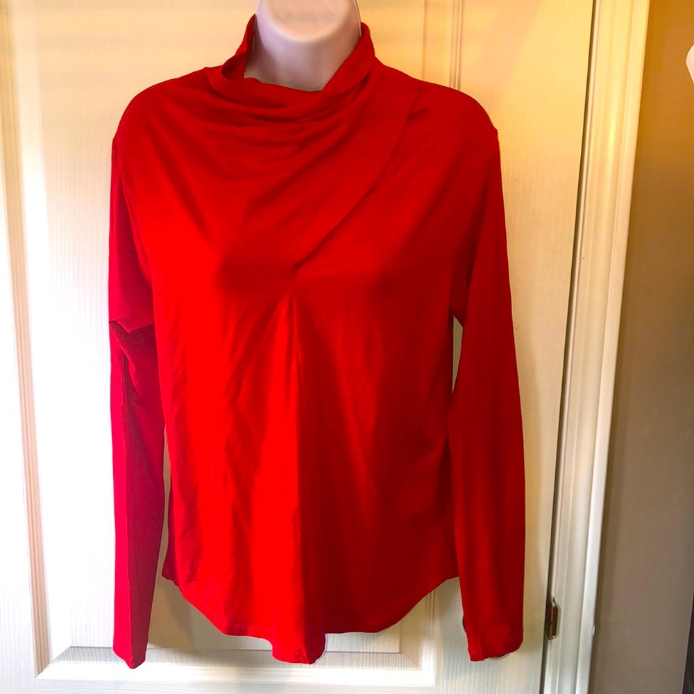 NWT Beautiful Red Spanner Top. Size small
